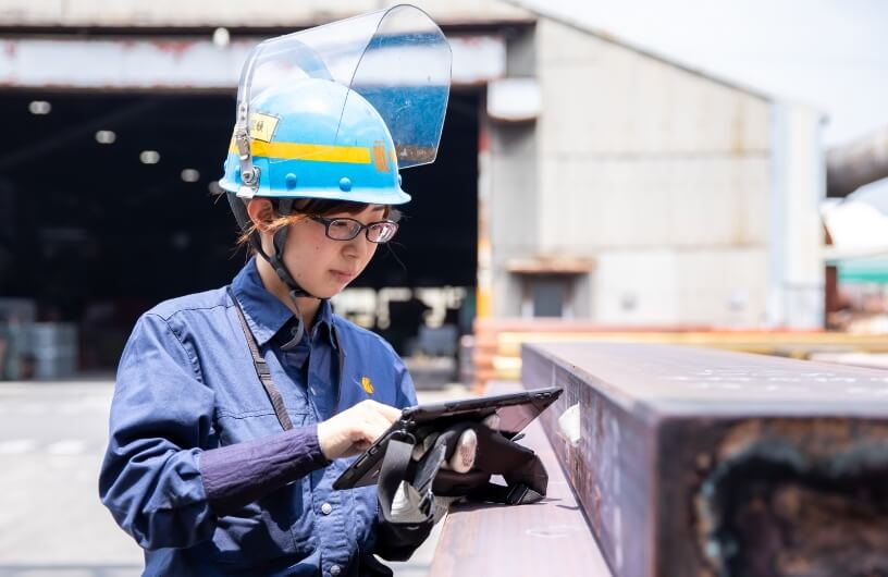生産技術部の仕事風景